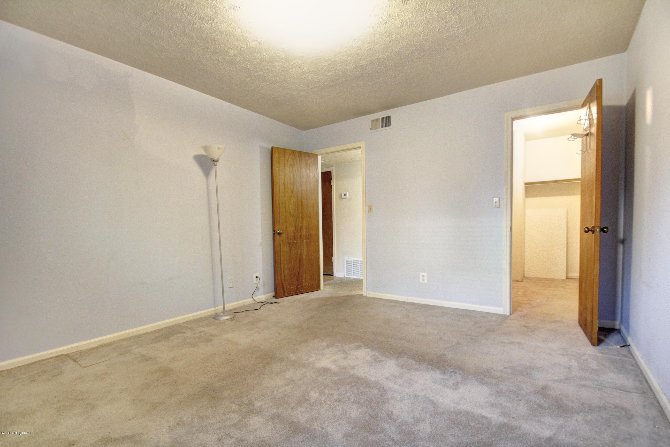 4028 Poplar Level Road, Unit 2 Louisville, KY 40213 - Photo 7 of 9 4028 Poplar Level #2
