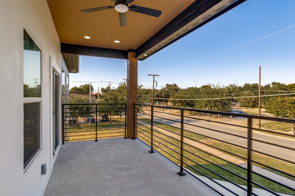 917 South Carroll Avenue Dallas, TX 75223 - Photo 28 of 30 Balcony featuring ceiling fan