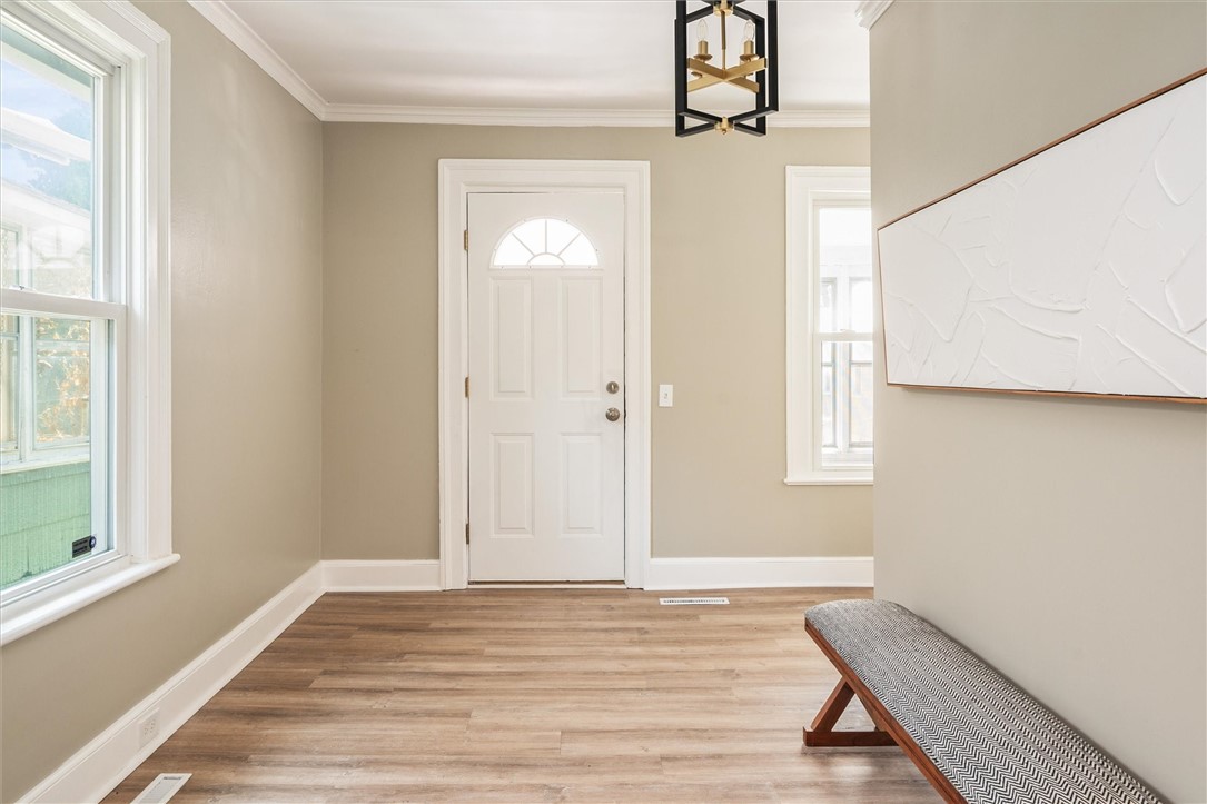 69 Diem Street Rochester, NY 14620 - Photo 5 of 33