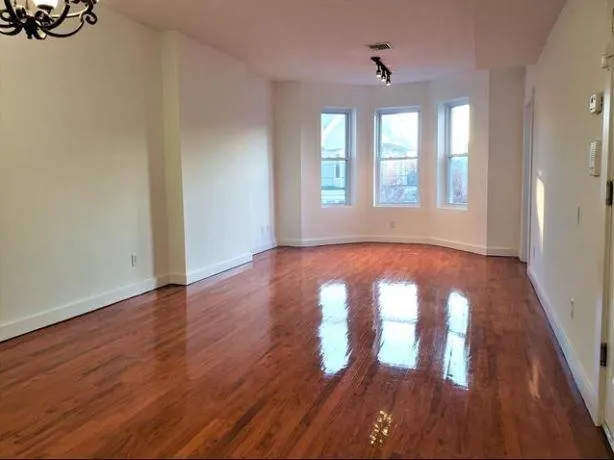 $2,800 | 6 50th Street, Unit 3, Weehawken, NJ 07086