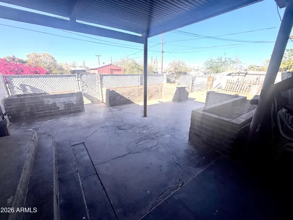 a view of livingroom with furniture