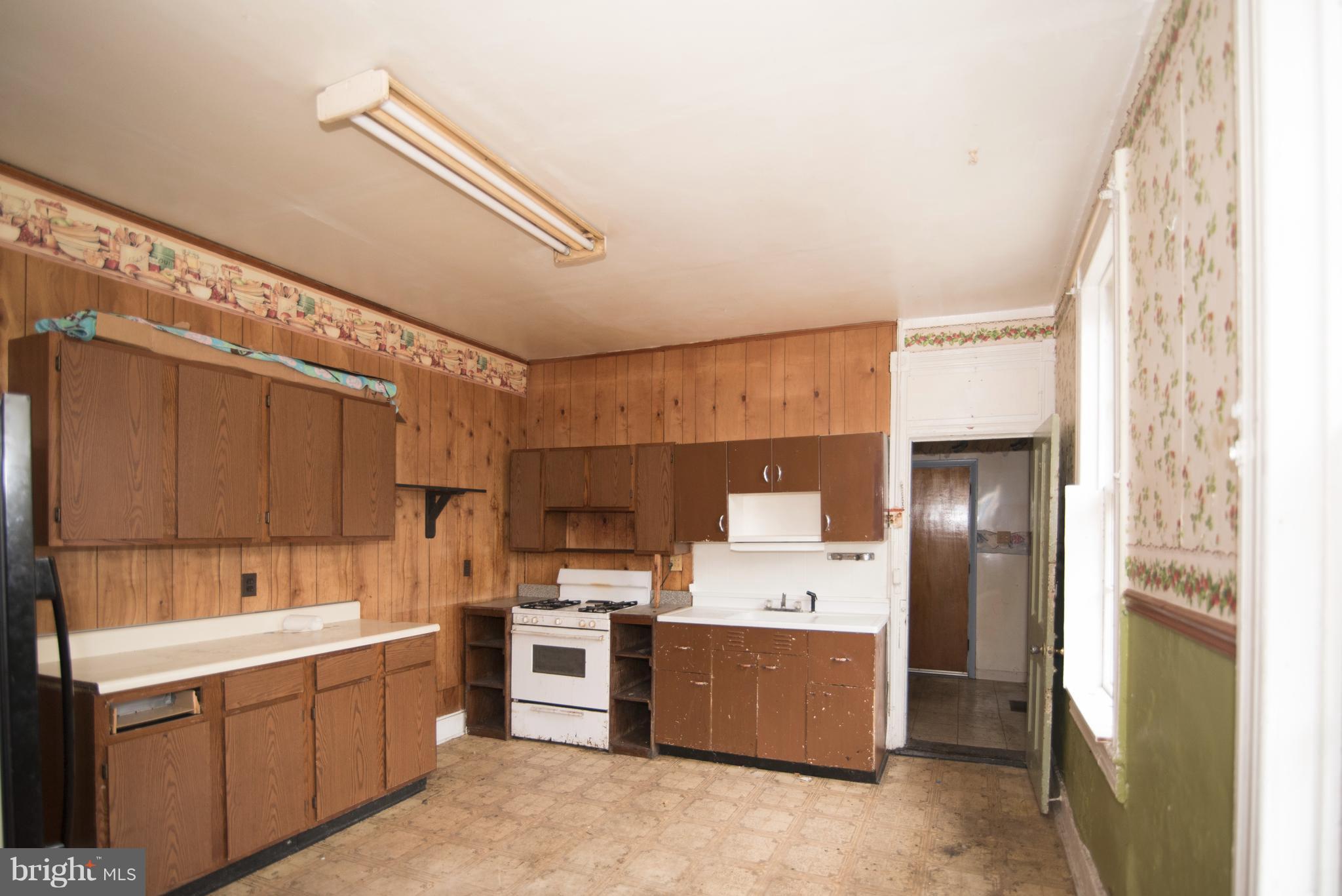 3310 Old Frederick Road Baltimore, MD 21229 - Photo 9 of 14 Interior (General)