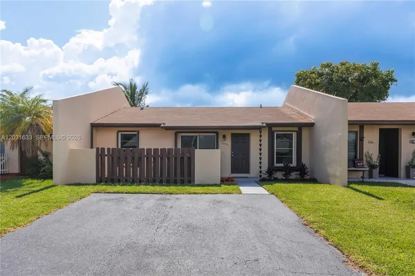 $2,600 | 11903 Southwest 110th St Circle East, Unit 11903, Miami, FL 33186
