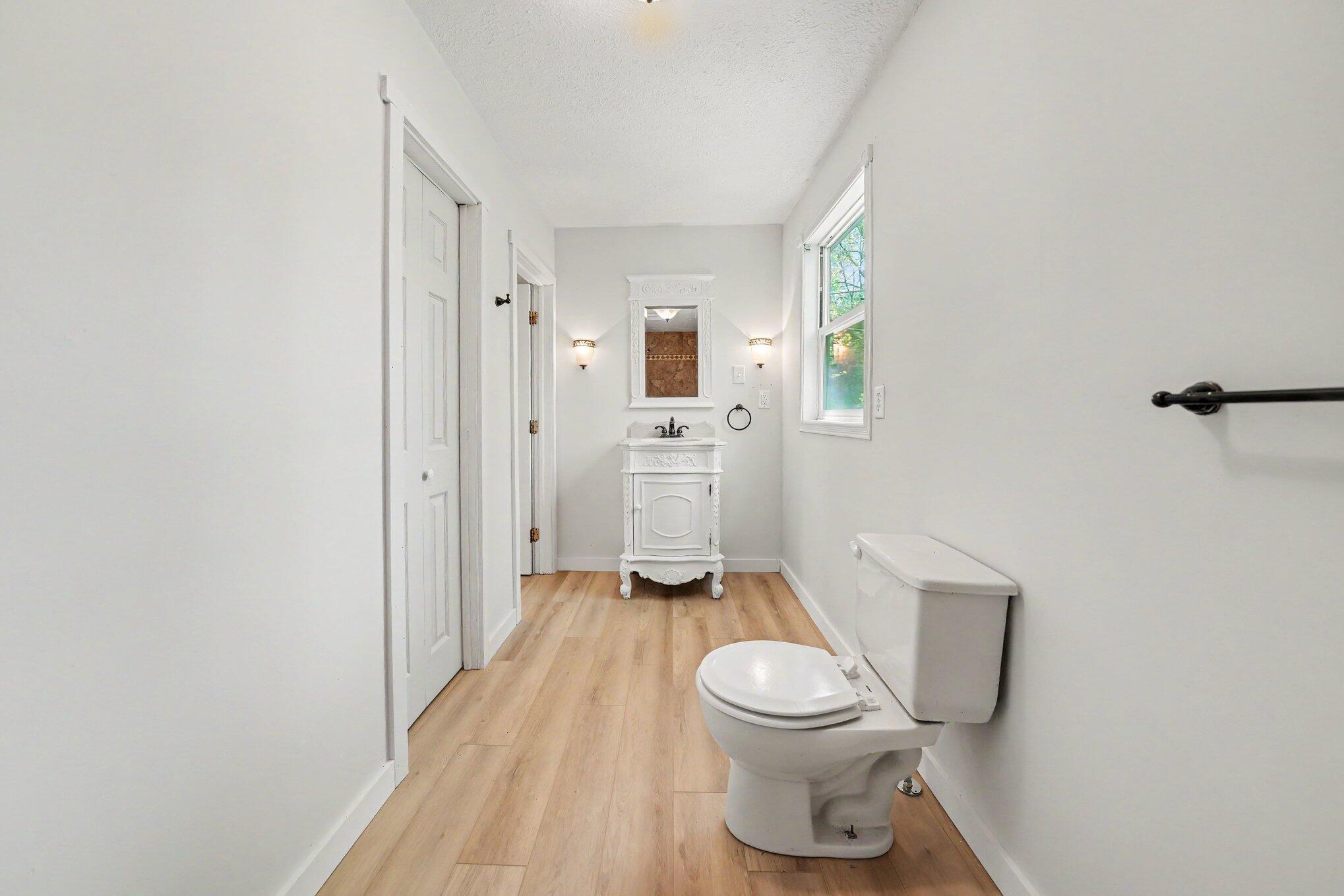 310 South Philip Road Niles, MI 49120 - Photo 16 of 32 Full Bathroom