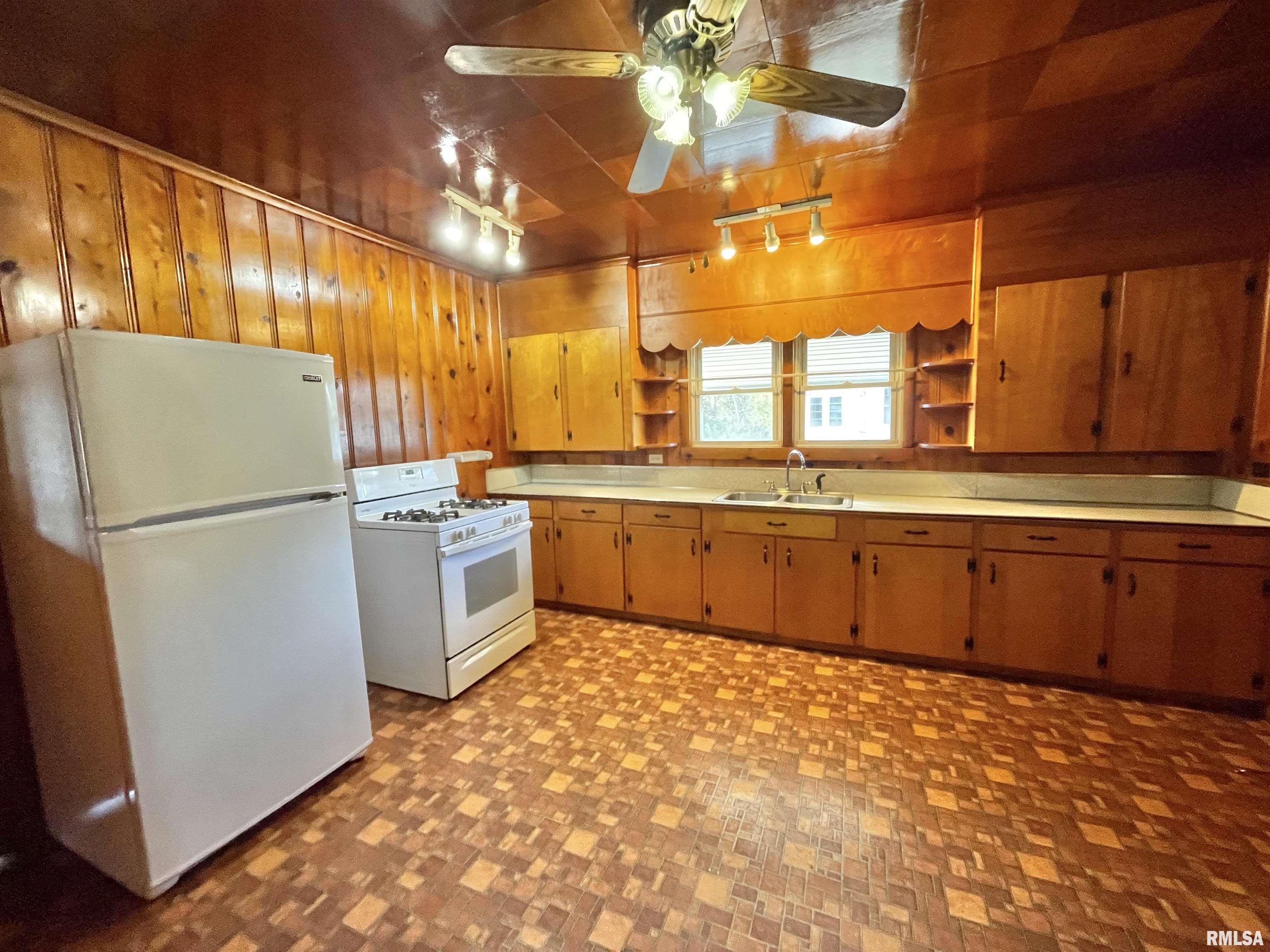 602 East Main Street Christopher, IL 62822 - Photo 9 of 28