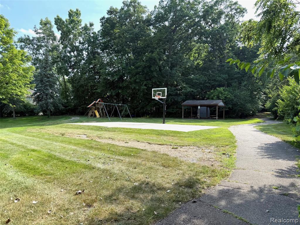 1212 Harvard Drive Rochester, MI 48307 - Photo 45 of 55