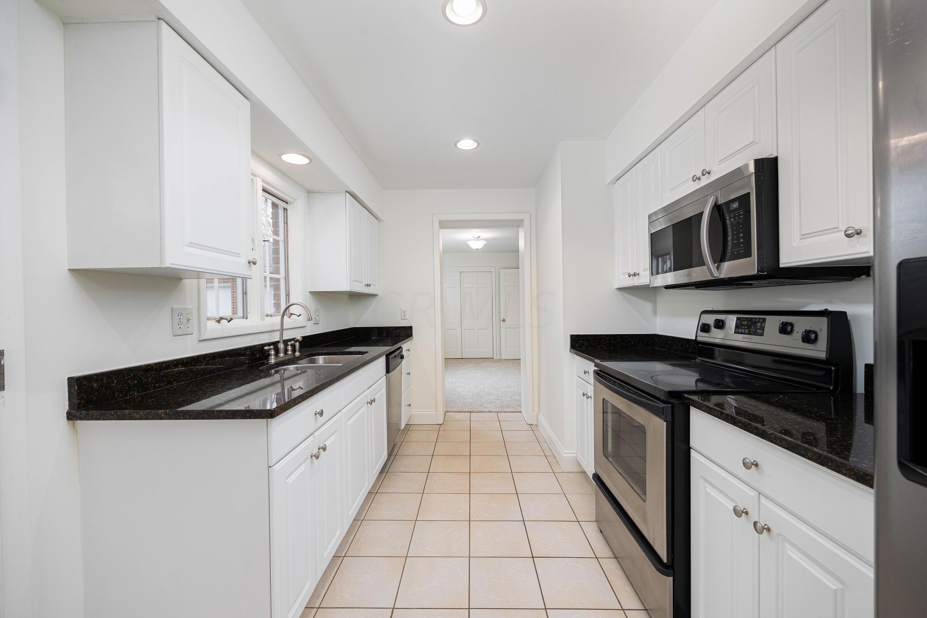 1515 Zollinger Road Columbus, OH 43221 - Photo 10 of 40 Kitchen