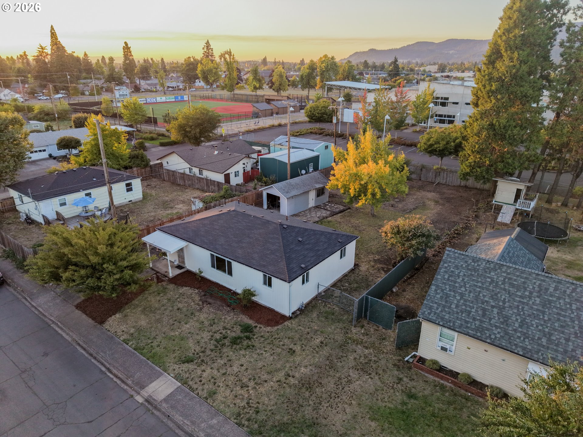 2324 Dubens Lane Springfield, OR 97477 - Photo 3 of 20 Gallery Image 3