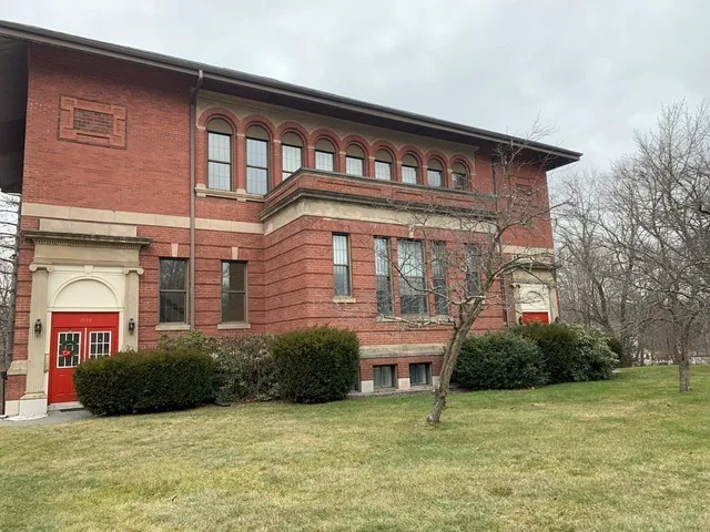 $1,950 | 1098 Stafford Street, Unit 3, Leicester, MA 01542