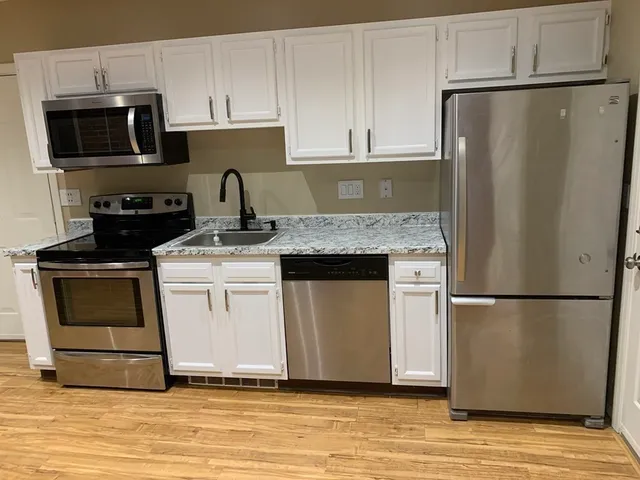 $1,950 | 1098 Stafford Street, Unit 3, Leicester, MA 01542