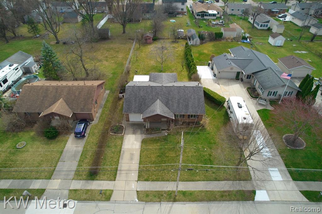 2140 Elmcrest Road Sterling Heights, MI 48310 - Photo 33 of 42