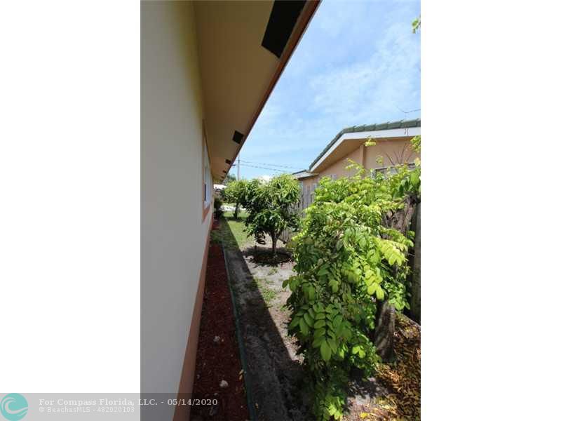 13 Little Harbor Way Deerfield Beach, FL 33441 - Photo 26 of 27 Exterior Front