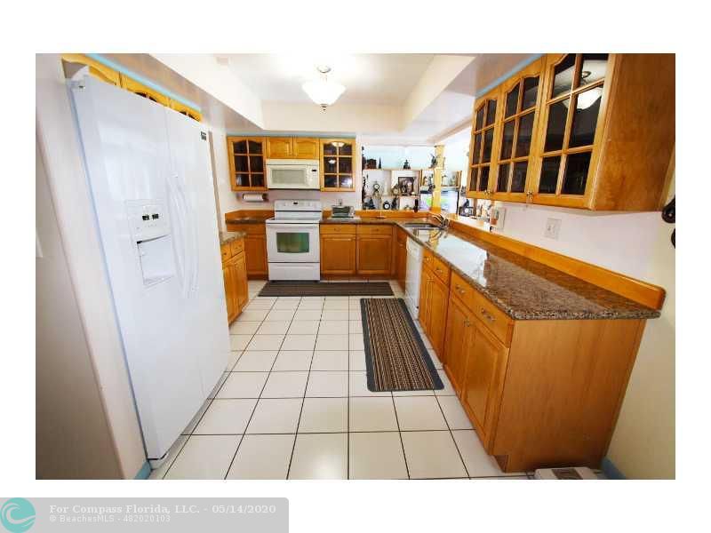 13 Little Harbor Way Deerfield Beach, FL 33441 - Photo 7 of 27 Exterior Front