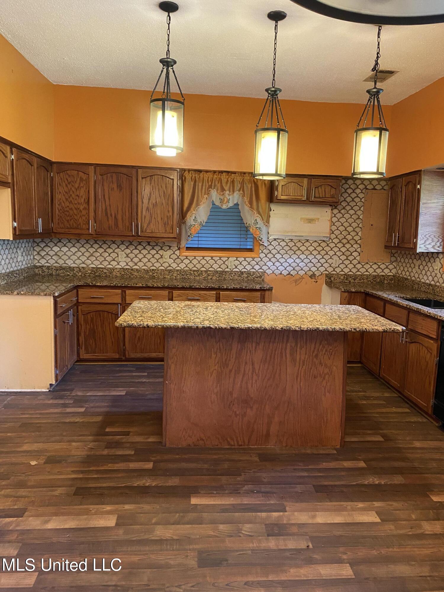 10920 North Bellview Rd Highway Clarksdale, MS 38614 - Photo 4 of 17 Kitchen