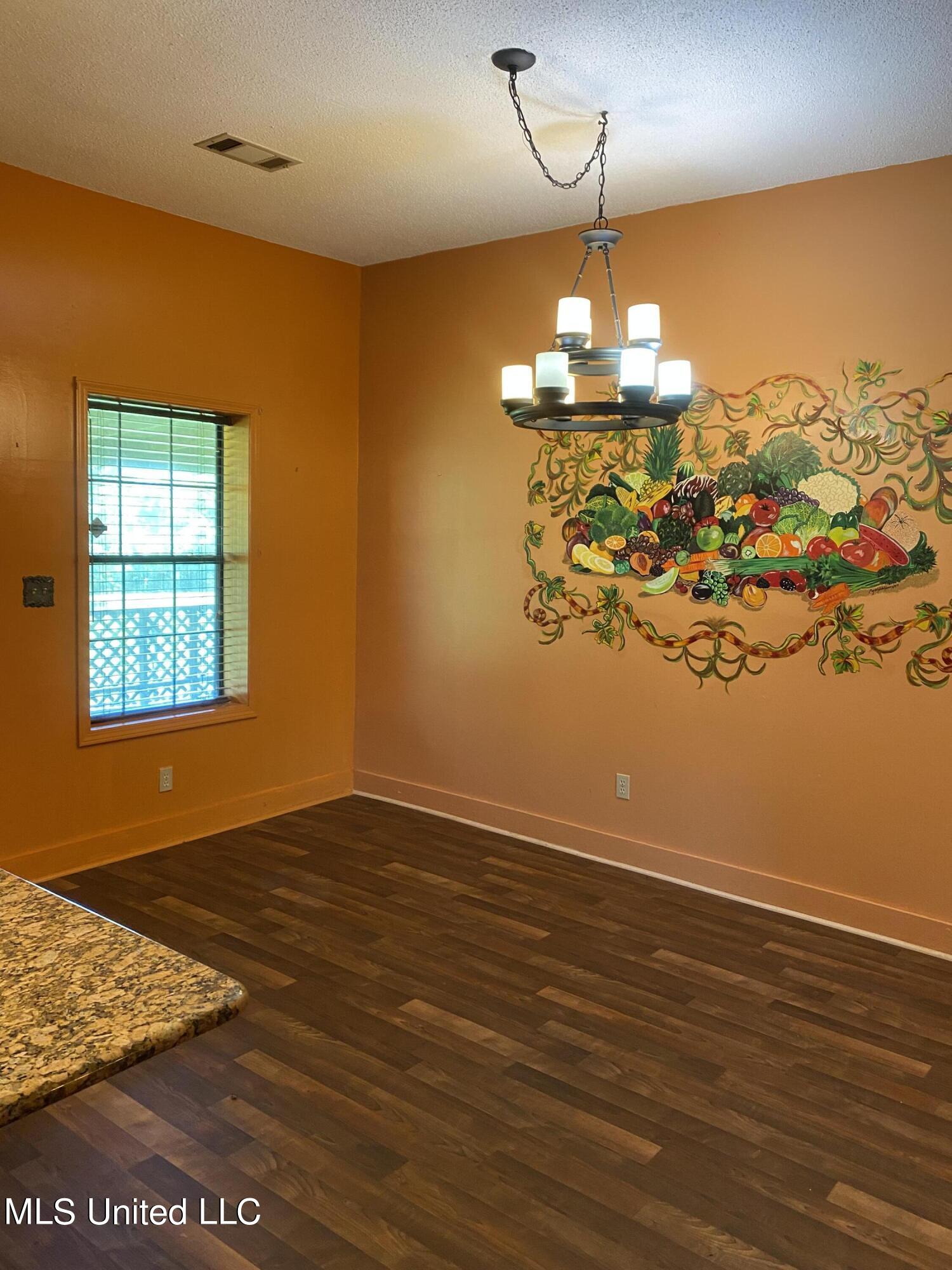 10920 North Bellview Rd Highway Clarksdale, MS 38614 - Photo 5 of 17 Eat-In Kitchen