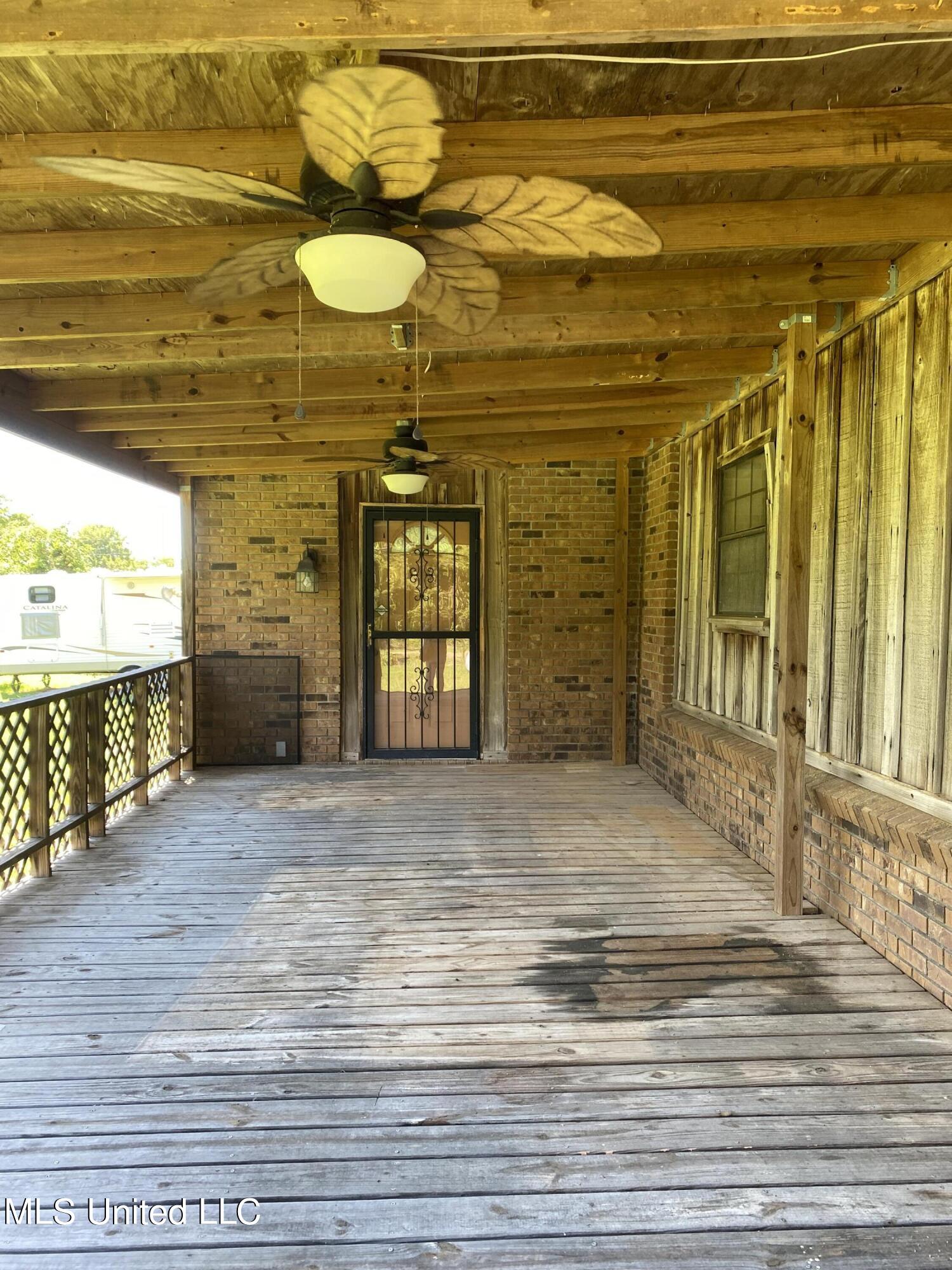 10920 North Bellview Rd Highway Clarksdale, MS 38614 - Photo 6 of 17 Deck with 2 fans