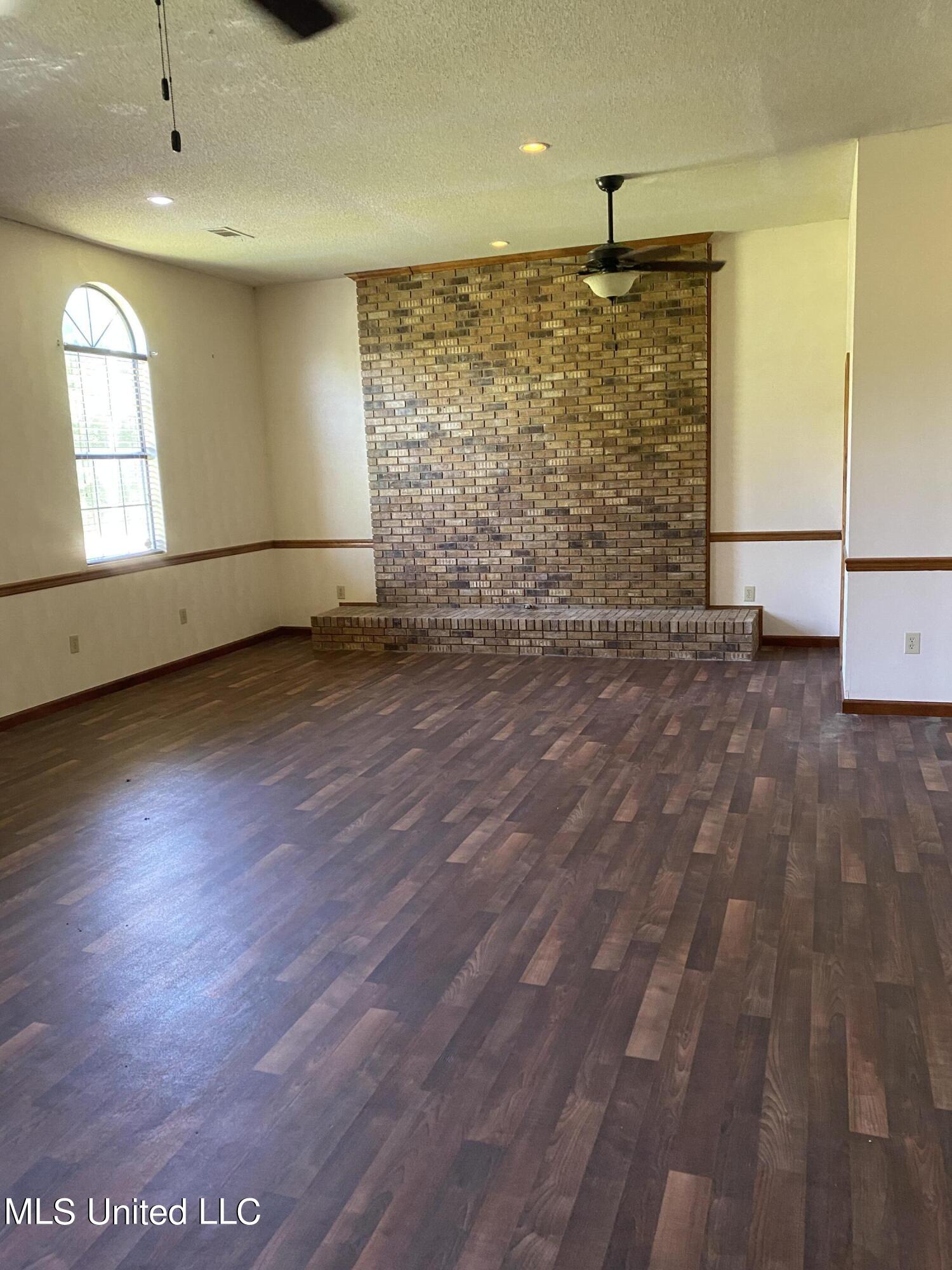 10920 North Bellview Rd Highway Clarksdale, MS 38614 - Photo 9 of 17 Great Room