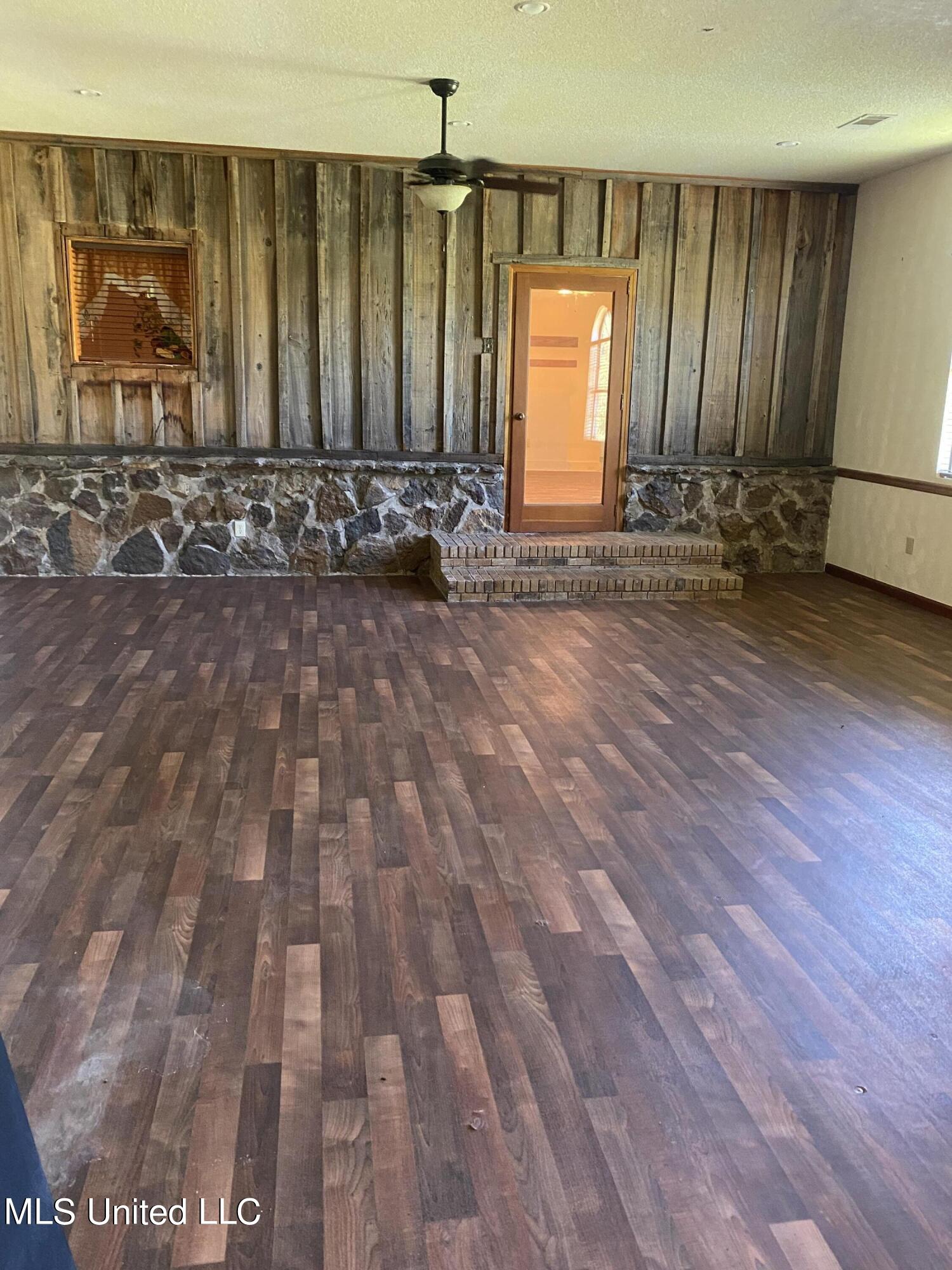 10920 North Bellview Rd Highway Clarksdale, MS 38614 - Photo 10 of 17 Great Room