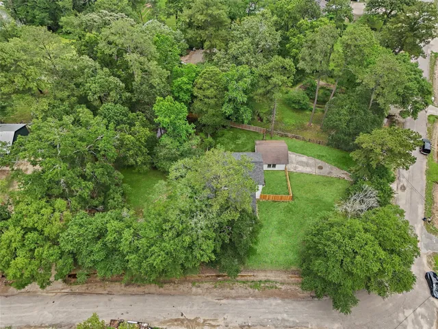 $2,300 | 18009 Split Oak Circle, New Caney, TX 77357