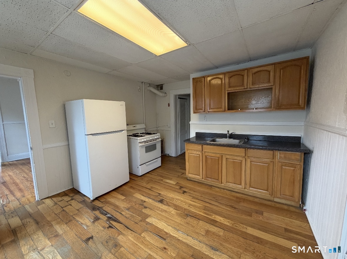 120 Rennell Street Bridgeport, CT 06604 - Photo 2 of 9
