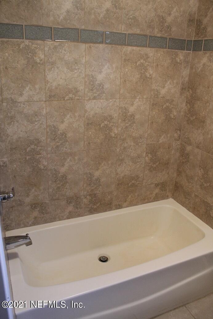 4081 Old Jennings Road, Unit A Middleburg, FL 32068 - Photo 13 of 16 bathtub in 2nd bath