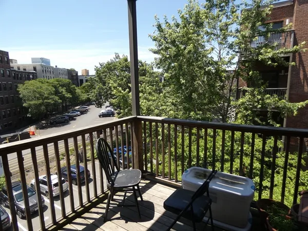 $4,300 | 84 Gainsborough Street, Unit 305W, Boston, MA 02115