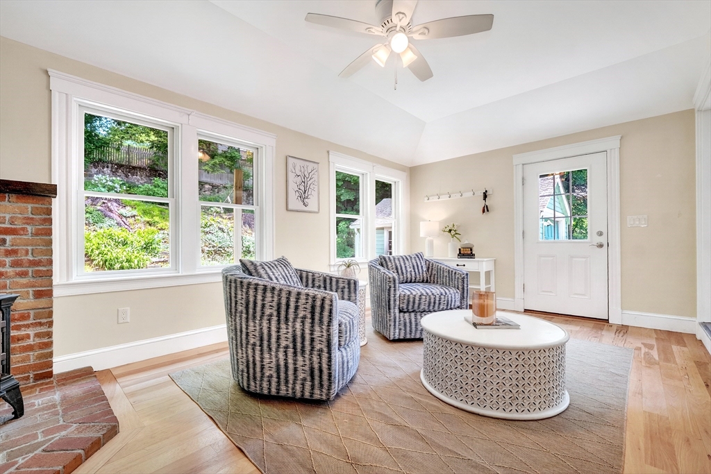 45 Maple Road Melrose, MA 02176 - Photo 13 of 38