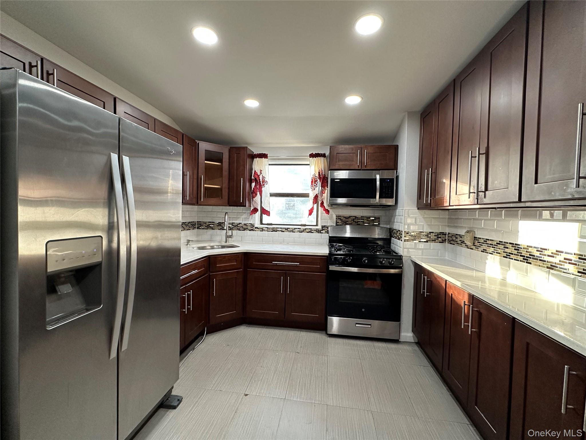 235-18 147th Road, Unit 2 Queens, NY 11422 - Photo 4 of 5