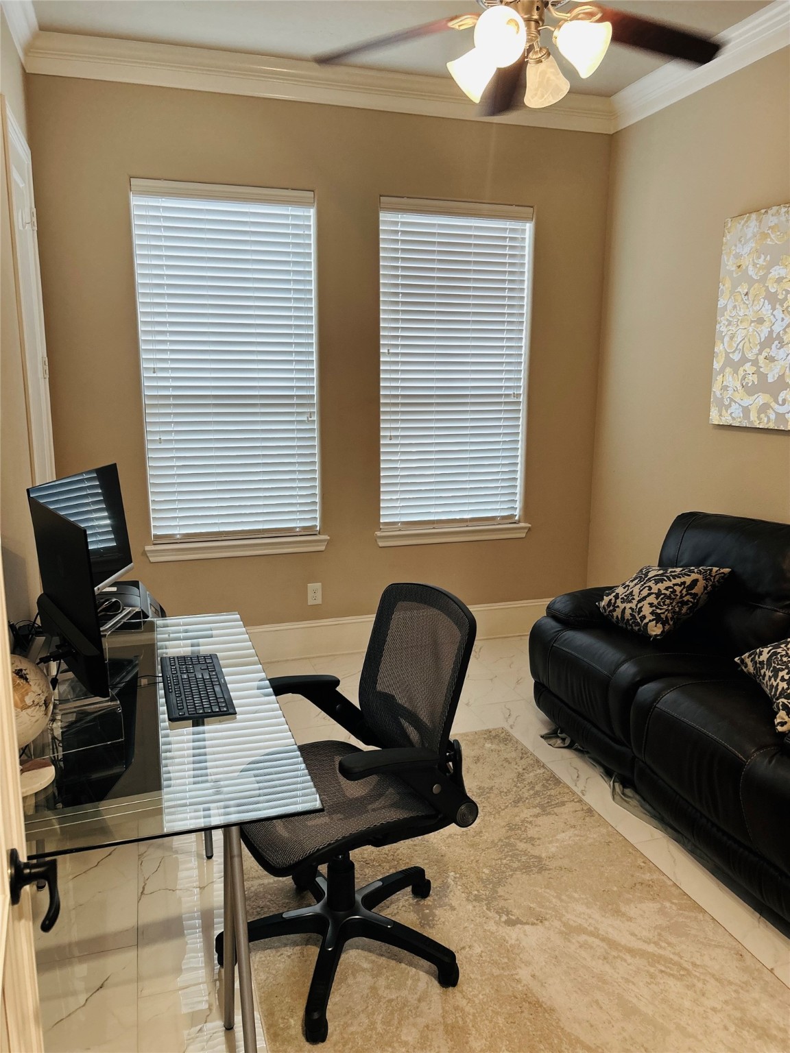 1049 West 22nd Street, Unit H Houston, TX 77008 - Photo 24 of 43 a work room with furniture and a window