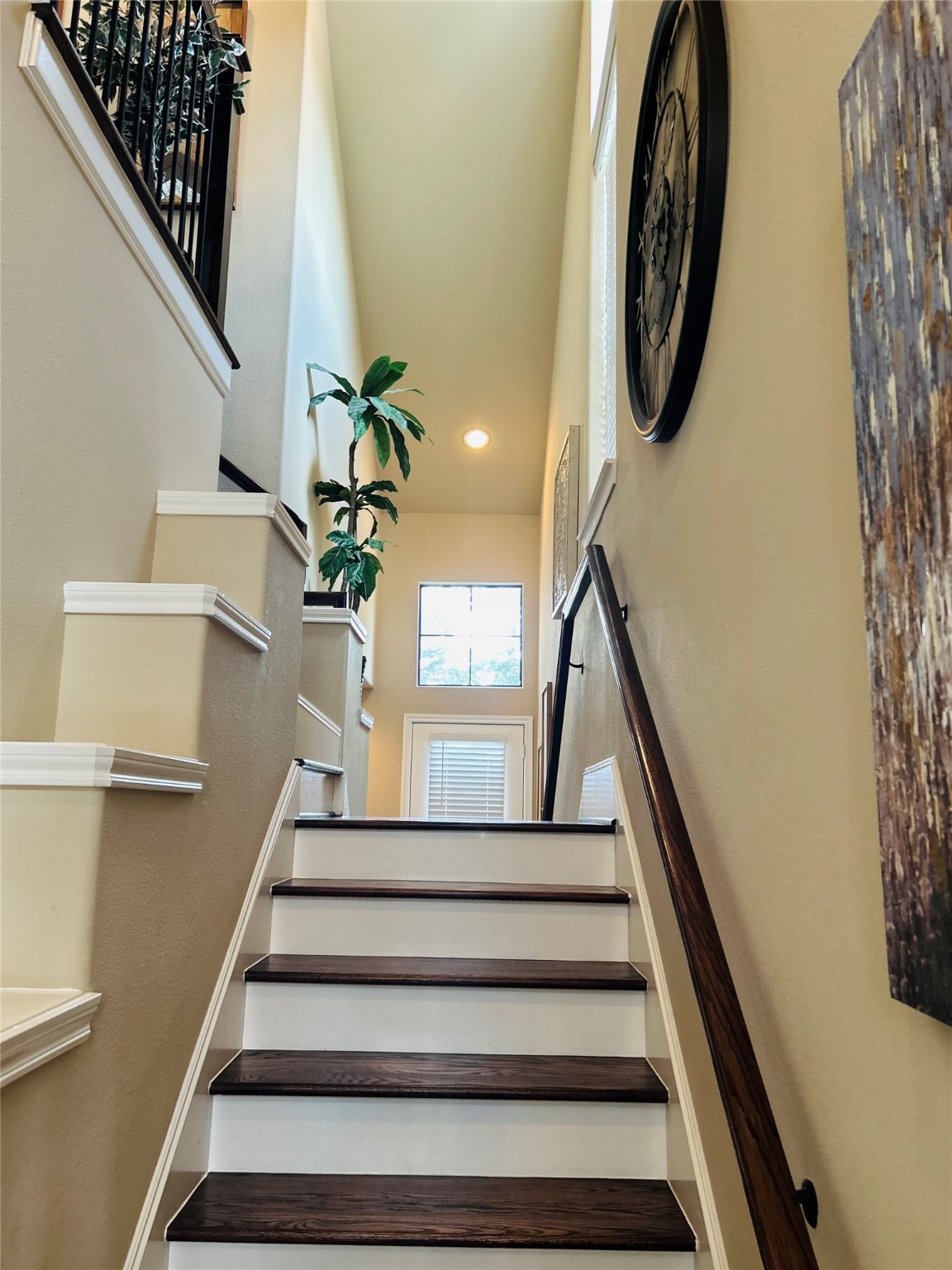 1049 West 22nd Street, Unit H Houston, TX 77008 - Photo 3 of 43 a view of entryway