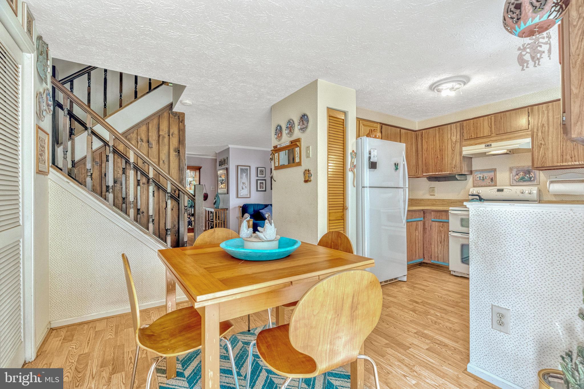11018 Granby Court Reston, VA 20191 - Photo 10 of 32 Dining/Kitchen