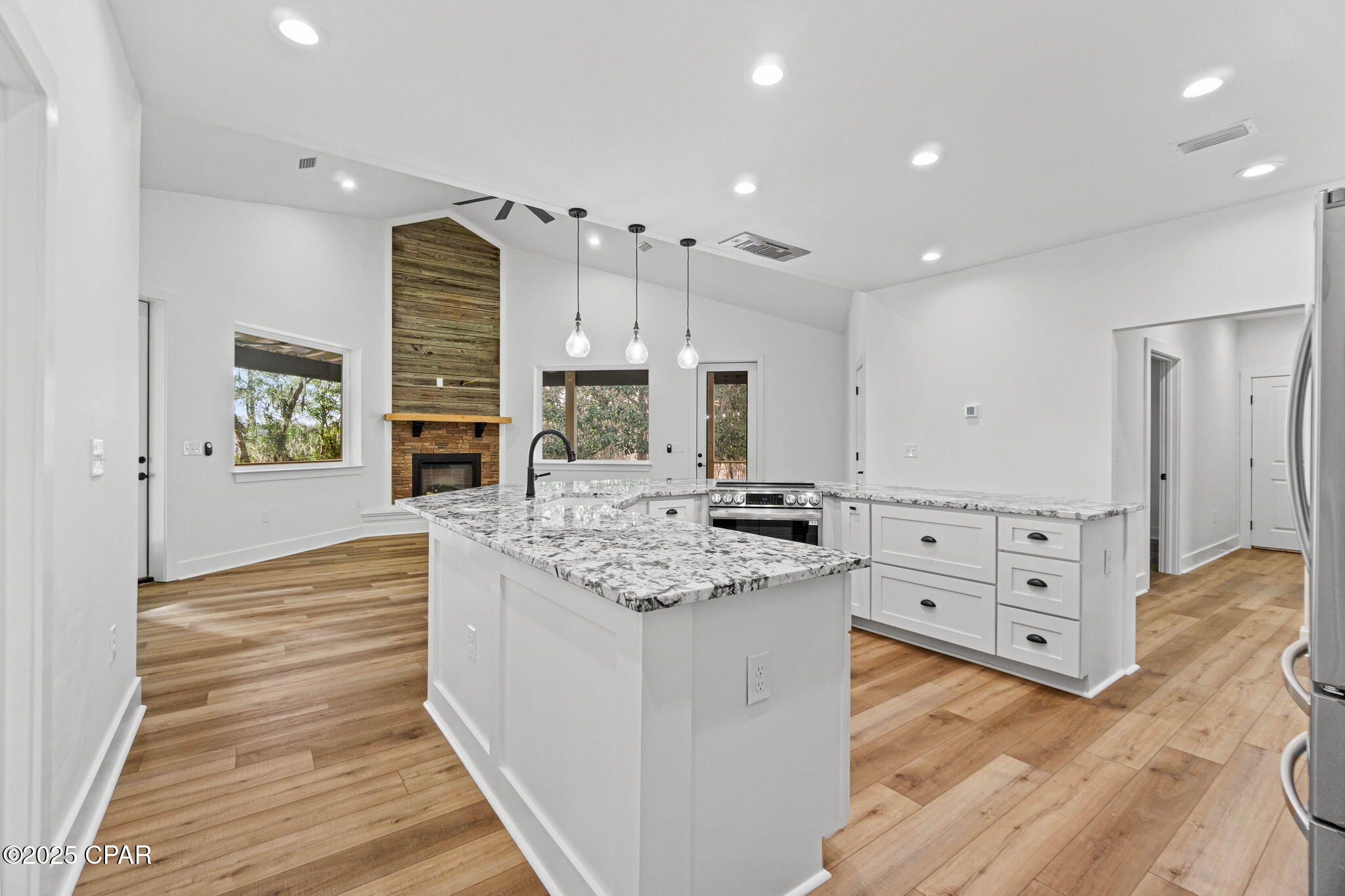 2840 Paradise Lakes Road Chipley, FL 32428 - Photo 7 of 43