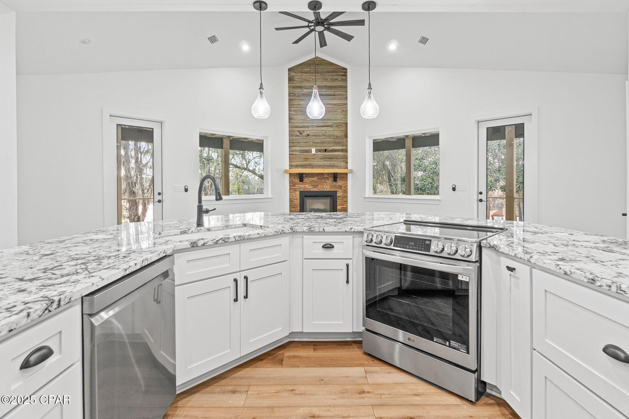 2840 Paradise Lakes Road Chipley, FL 32428 - Photo 8 of 43