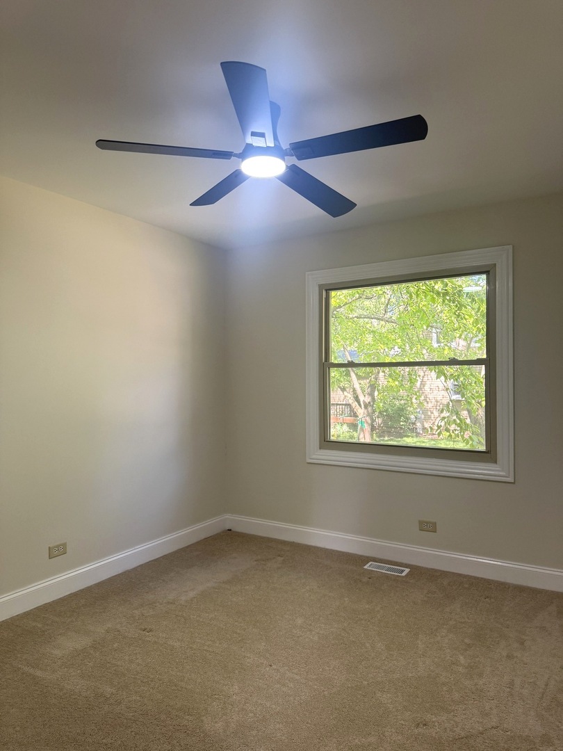 425 Carriage Hill Road Naperville, IL 60565 - Photo 23 of 42