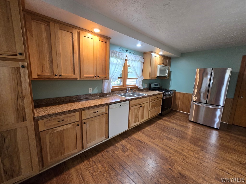 Kitchen (16 x 9) updated- refrigerator/dishwasher/gas stove/microwave included