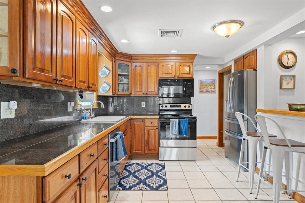 40 East Evergreen Road Natick, MA 01760 - Photo 10 of 41 Gallery Image 10