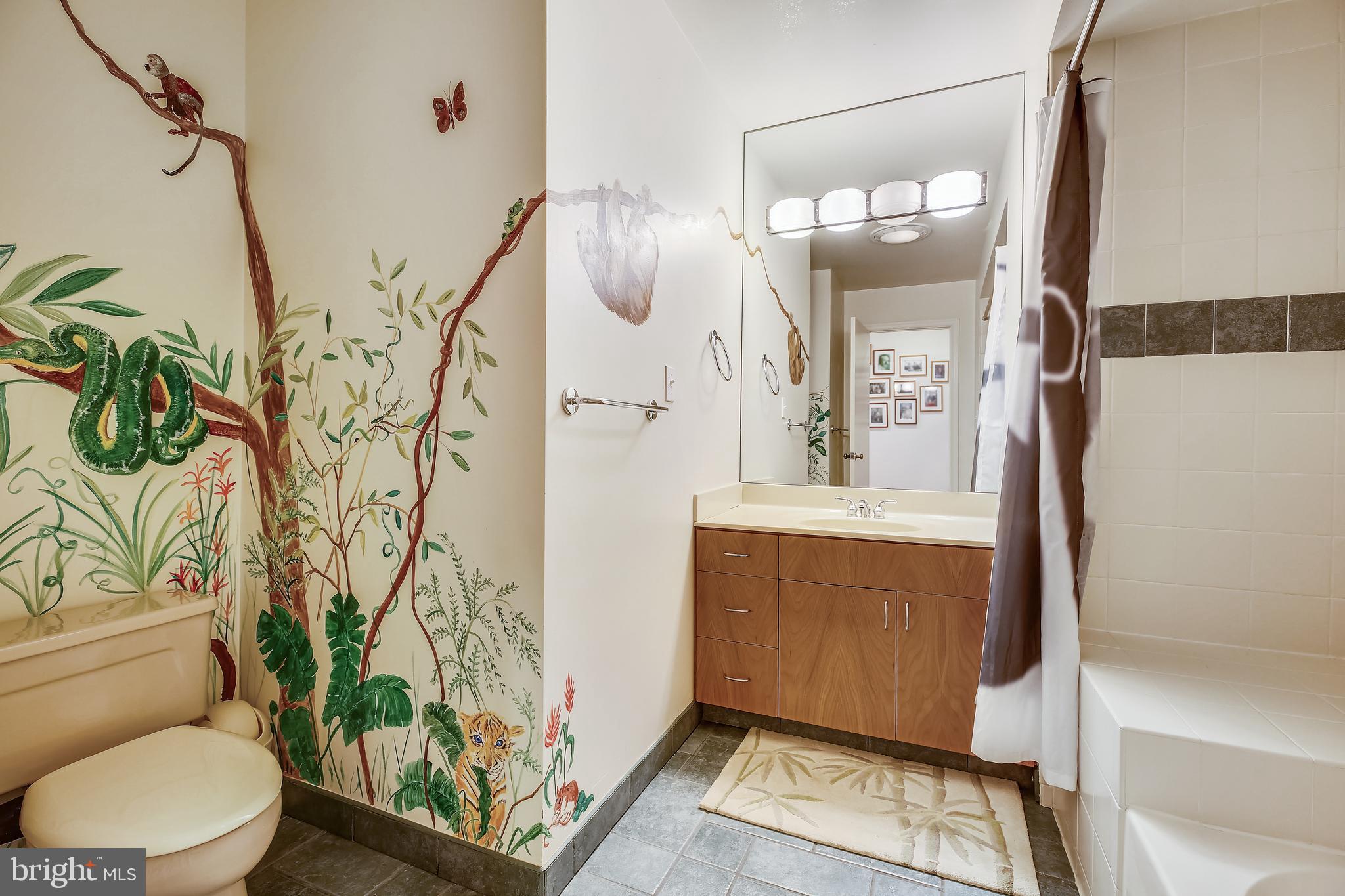 6517 Wiscasset Road Bethesda, MD 20816 - Photo 21 of 51 Hall Bathroom