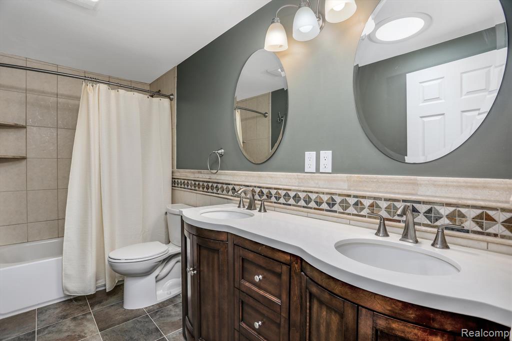 6660 Ridgewood Road Clarkston, MI 48346 - Photo 30 of 53 Gallery Image 30
