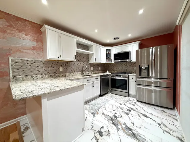 $280,000 | 22727 Renford Street, Novi, MI 48375