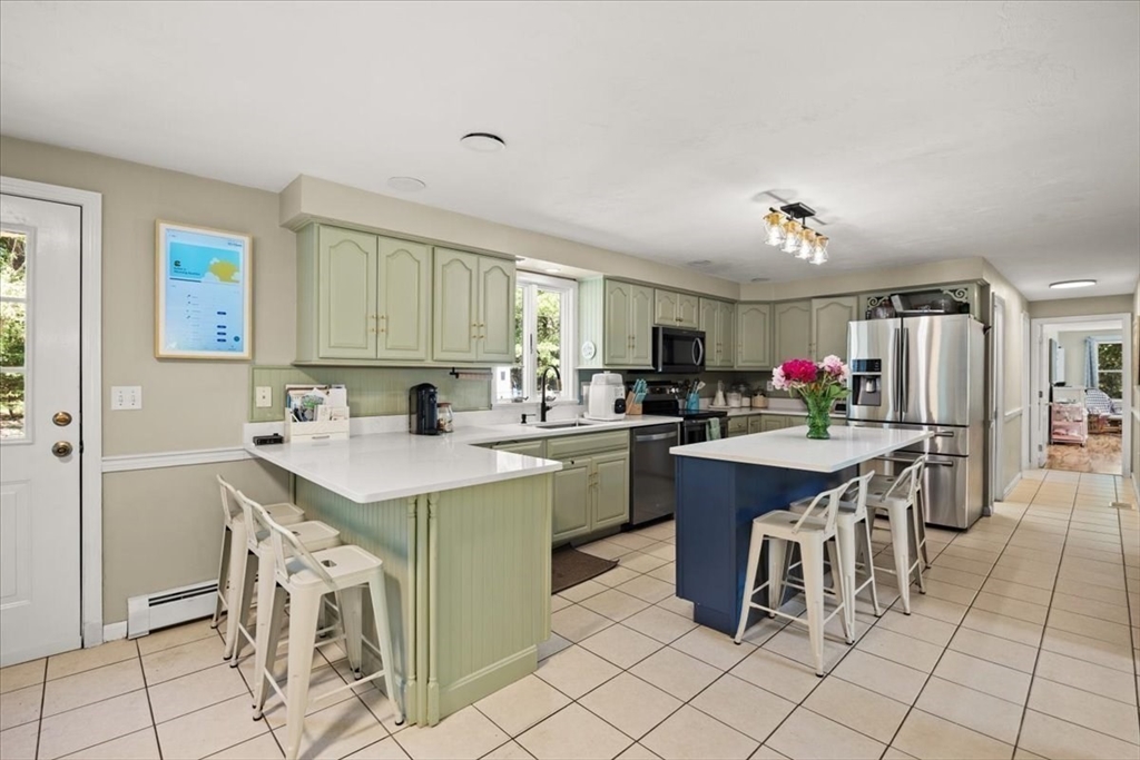 136 Paradise Lane Rochester, MA 02770 - Photo 9 of 40