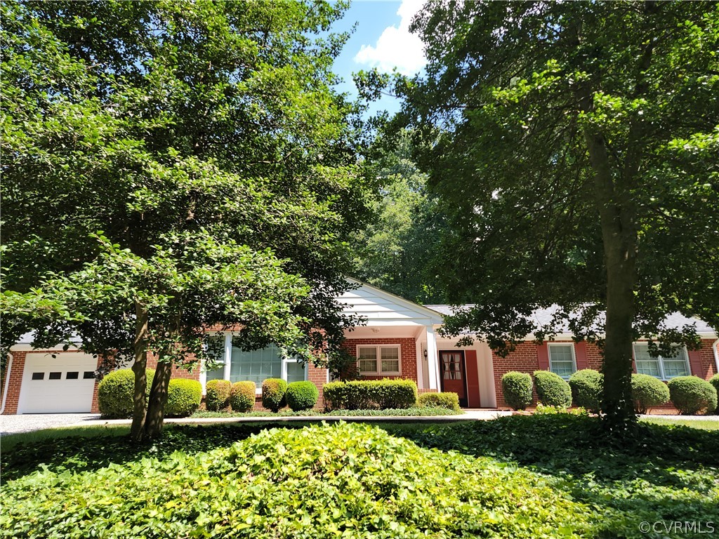 907 Cowan Road North Chesterfield, VA 23235 - Photo 3 of 50 Gallery Image 3