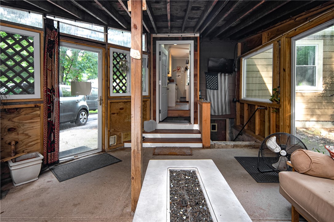 82 Colwell Road Smithfield, RI 02828 - Photo 4 of 39