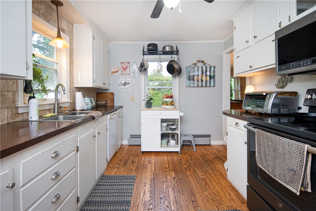 82 Colwell Road Smithfield, RI 02828 - Photo 6 of 39