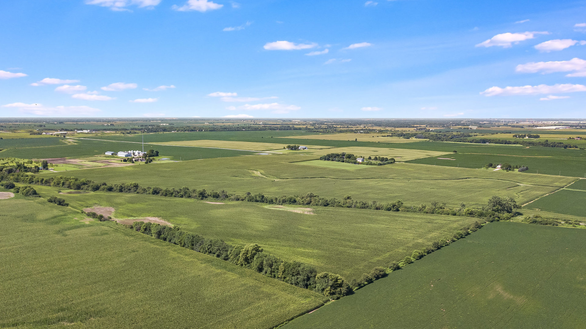 1111 West Baker Road Manhattan, IL 60442 - Photo 4 of 6 a view of an ocean and beach