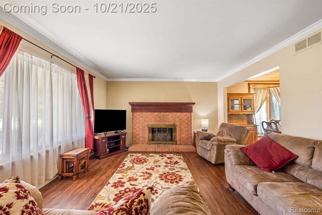 2132 Winchester Road Rochester, MI 48307 - Photo 6 of 51