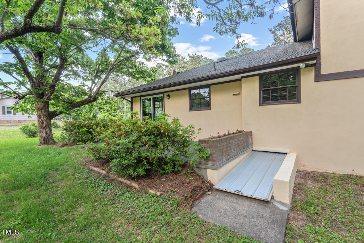 502 Hiddenbrook Drive Durham, NC 27703 - Photo 32 of 37 34