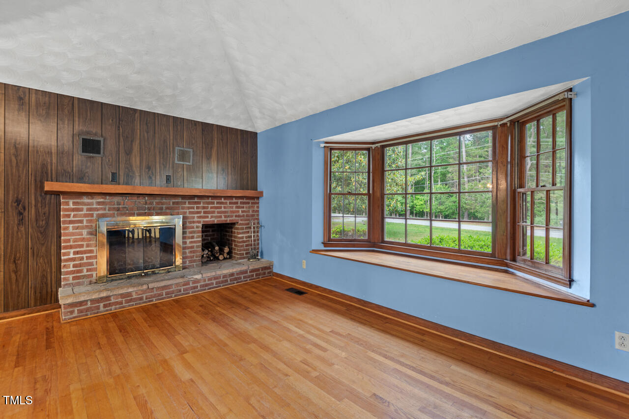 502 Hiddenbrook Drive Durham, NC 27703 - Photo 5 of 37 05