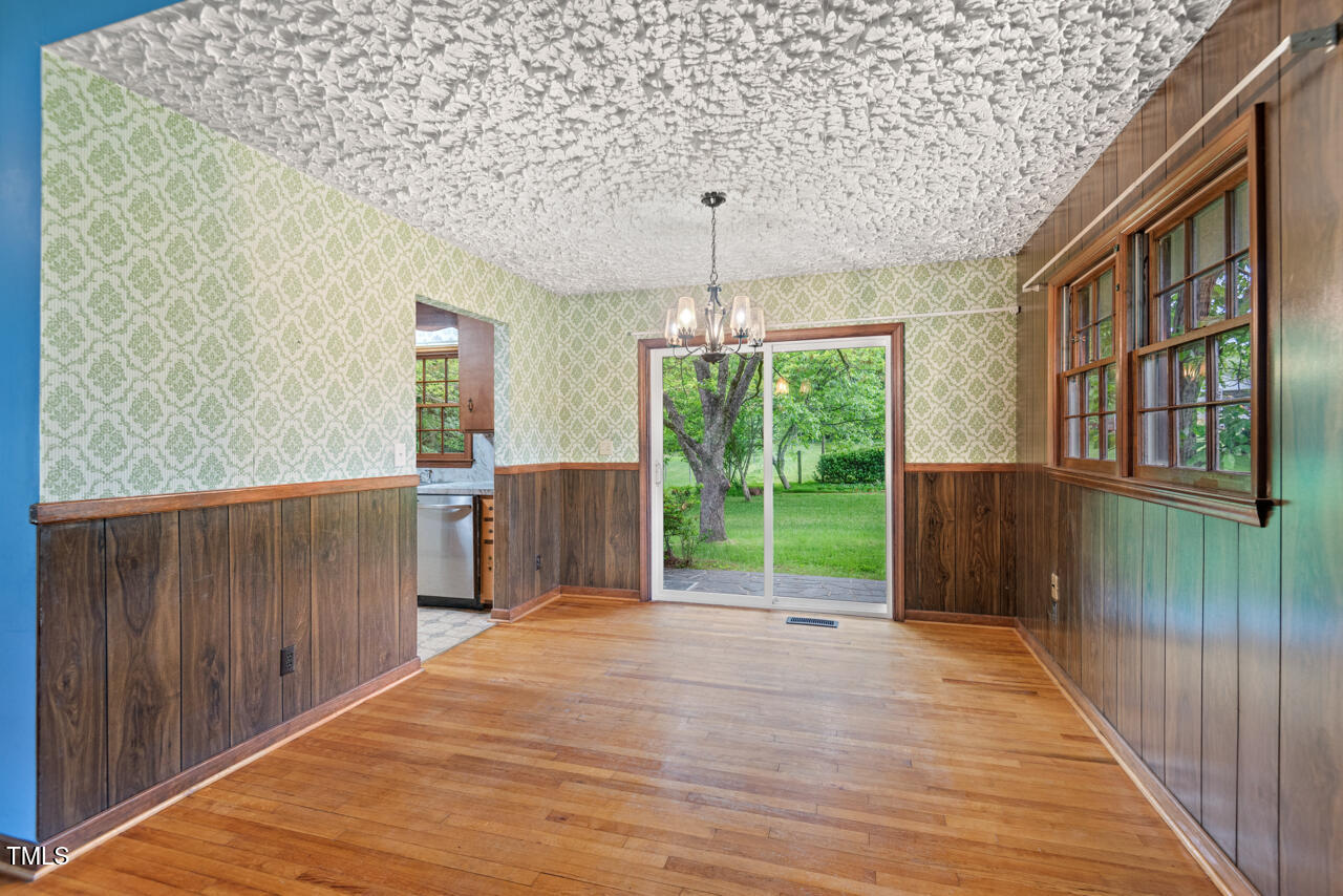 502 Hiddenbrook Drive Durham, NC 27703 - Photo 7 of 37 07