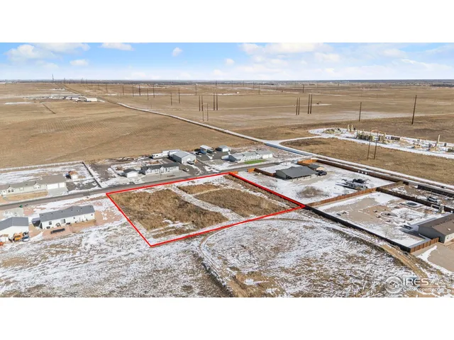 a black and white photo of a floor