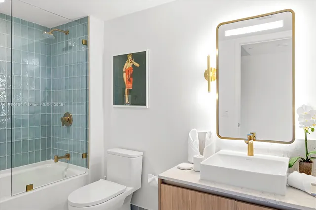 $1,275,000 | 601 Northeast 1st Street, Unit 2716, Miami, FL 33132